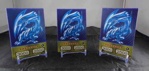 Blue eyes white dragon - blue,
